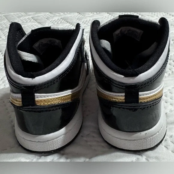 Nike Jordan 1 Kids Black Gold High Top Running Shoes Sneakers US Size 9C - Picture 7 of 9